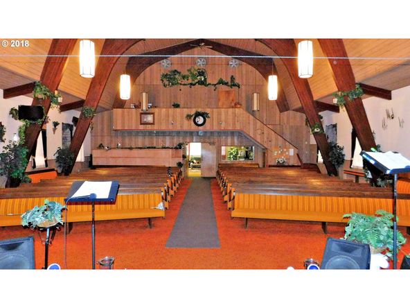 2837 W Harvard Ave, Roseburg, OR 97471